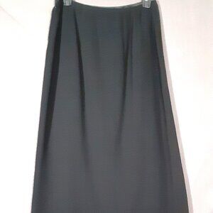 Harve Benard Long Skirt Size 8. Great long, black skirt with side zipper